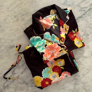 Natori black ‘silk’ pjs with bright florals size S
